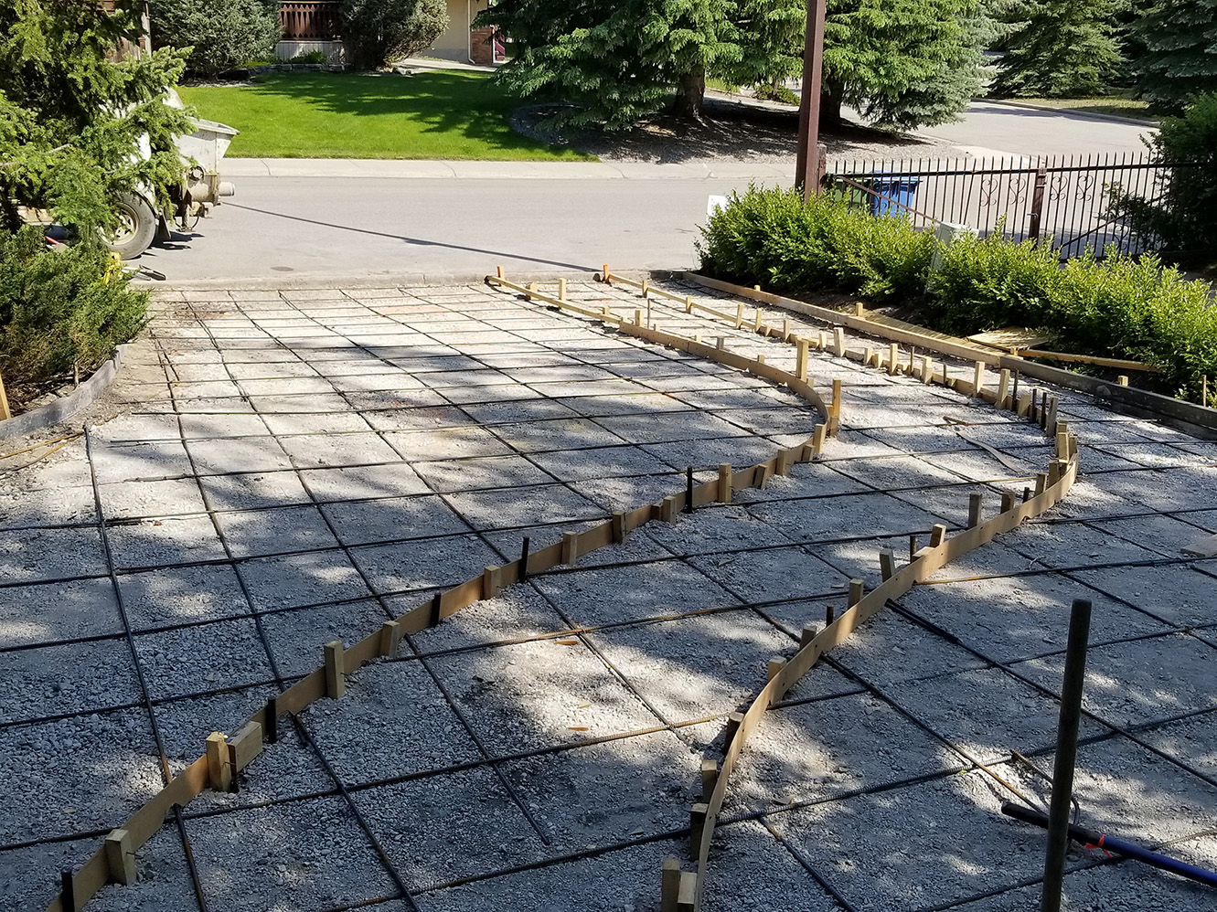 concrete driveway calgary